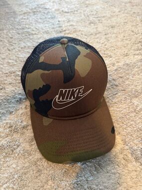 Nike Camo Mesh Trucker Hat - Brown/Green